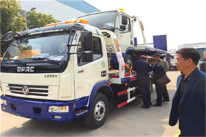 吉安汽车道路救援拖车价格